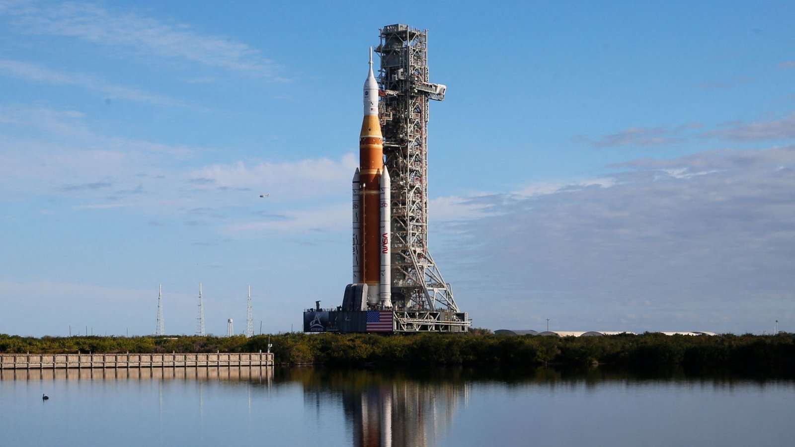 Engineers under pressure to find fix after fuel leak delays mega-rocket moon mission